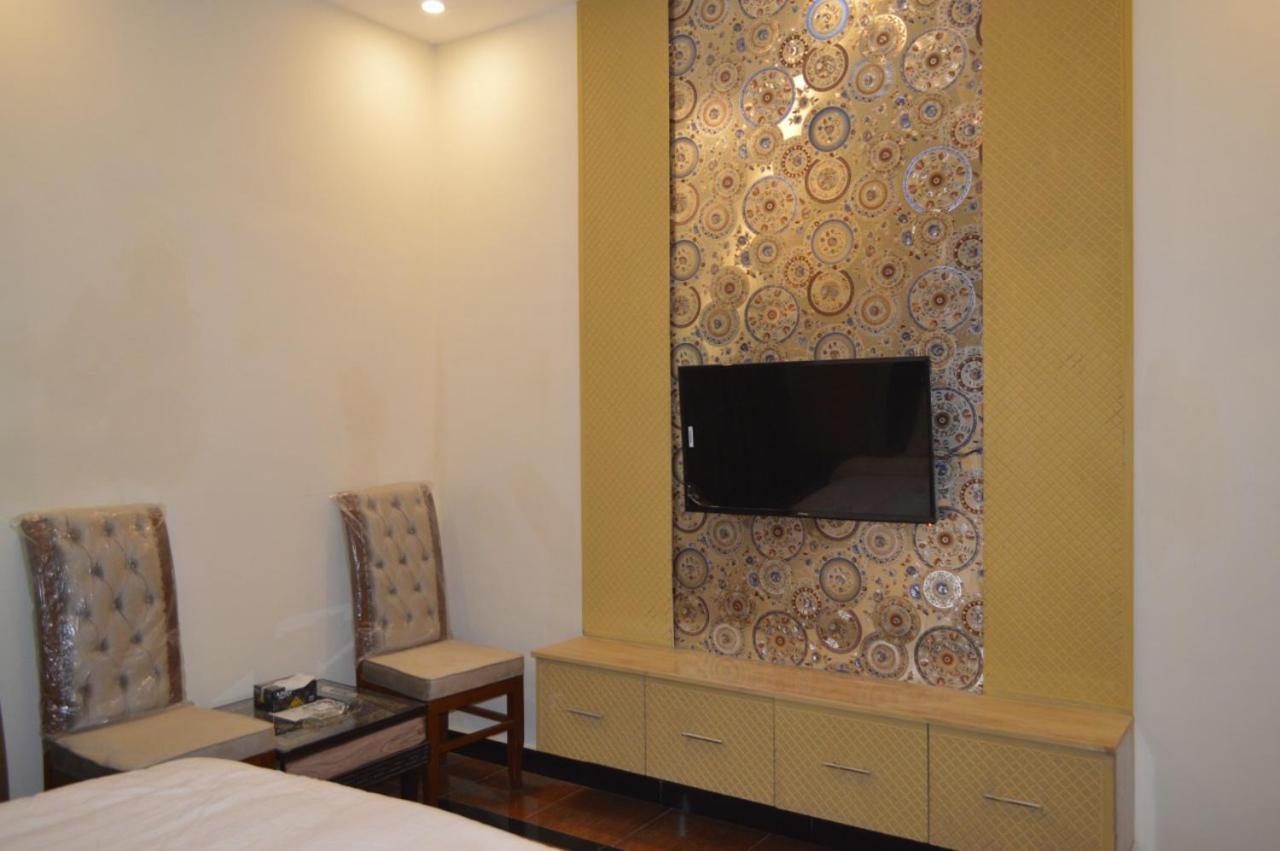 Rose Valet Guest House Исламабад Екстериор снимка