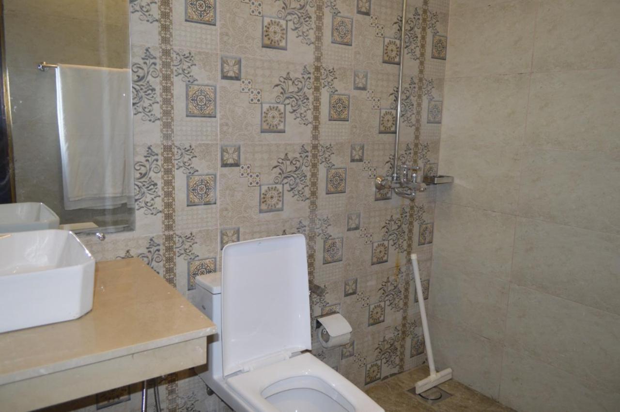 Rose Valet Guest House Исламабад Екстериор снимка