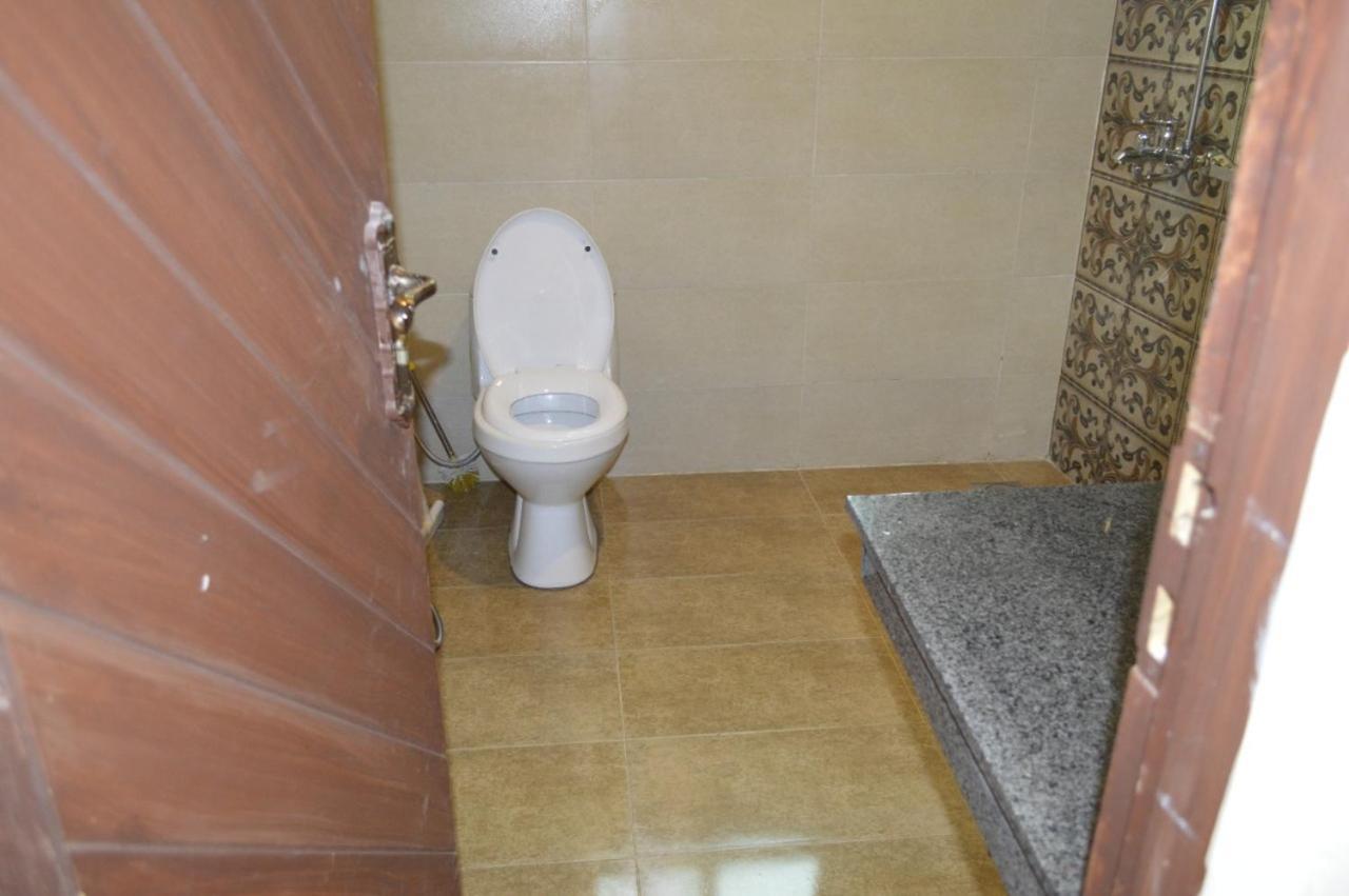Rose Valet Guest House Исламабад Екстериор снимка