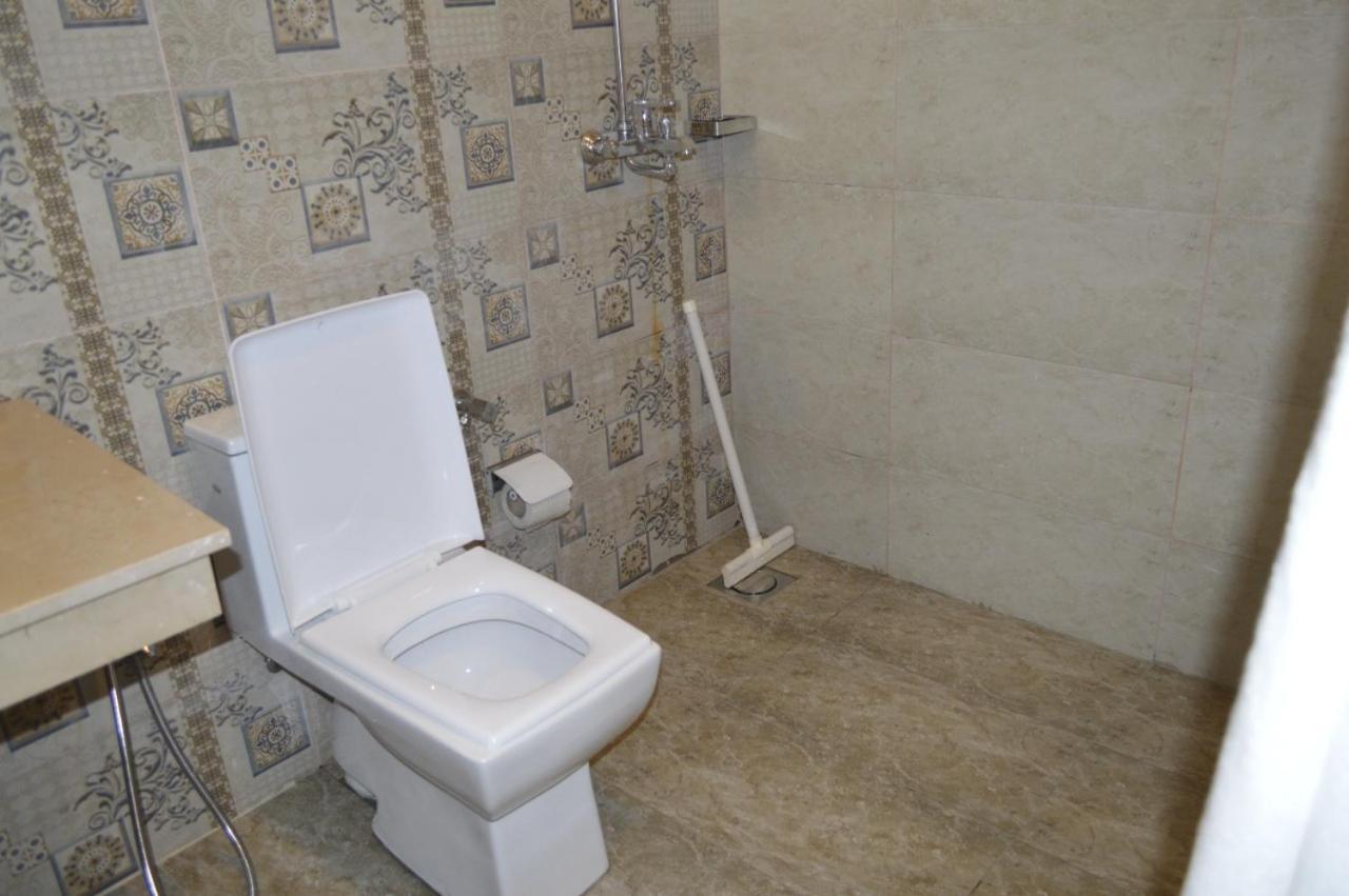 Rose Valet Guest House Исламабад Екстериор снимка